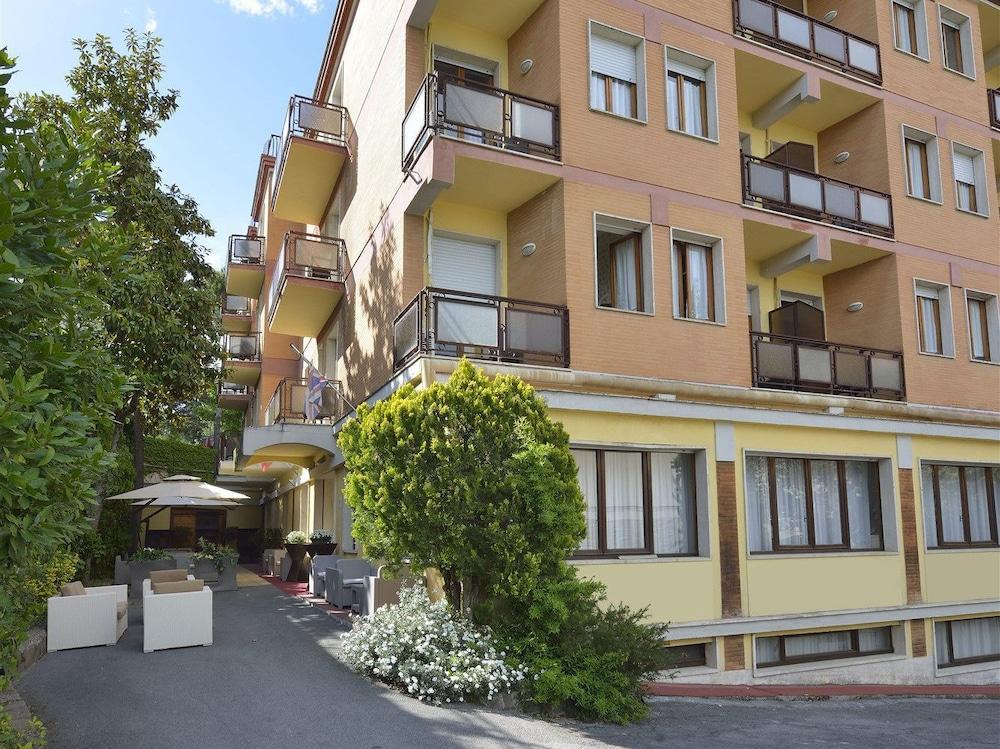 Hotel Attico Chianciano Terme Zewnętrze zdjęcie